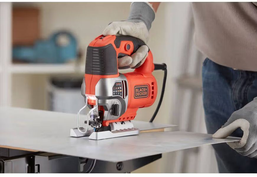 Пила лобзикова мережева BLACK+DECKER BES610 BES610 фото